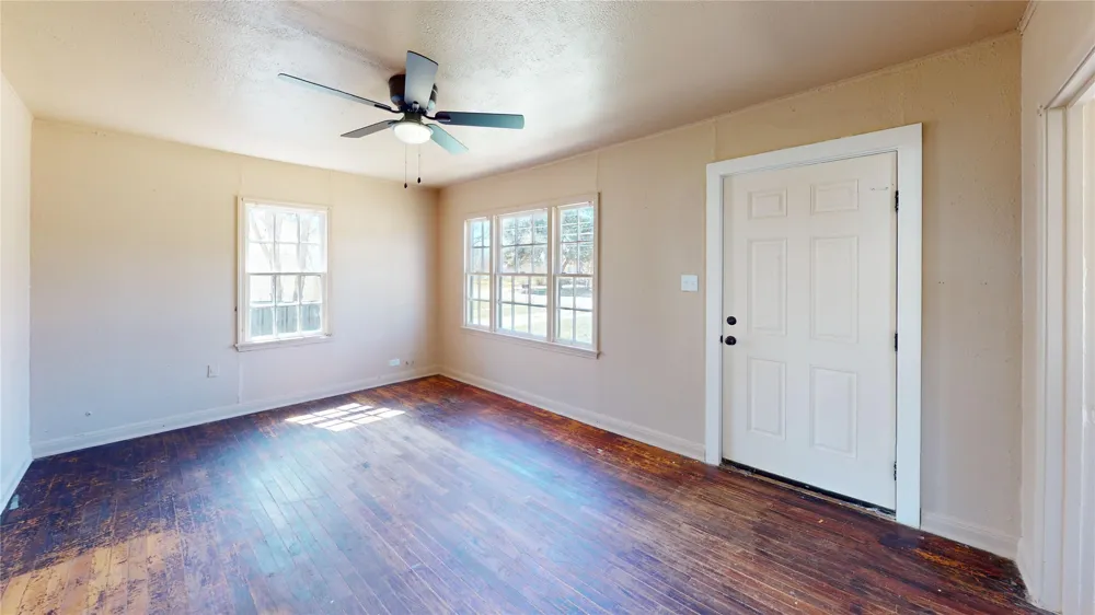 1202 Grant Brady, TX 76825