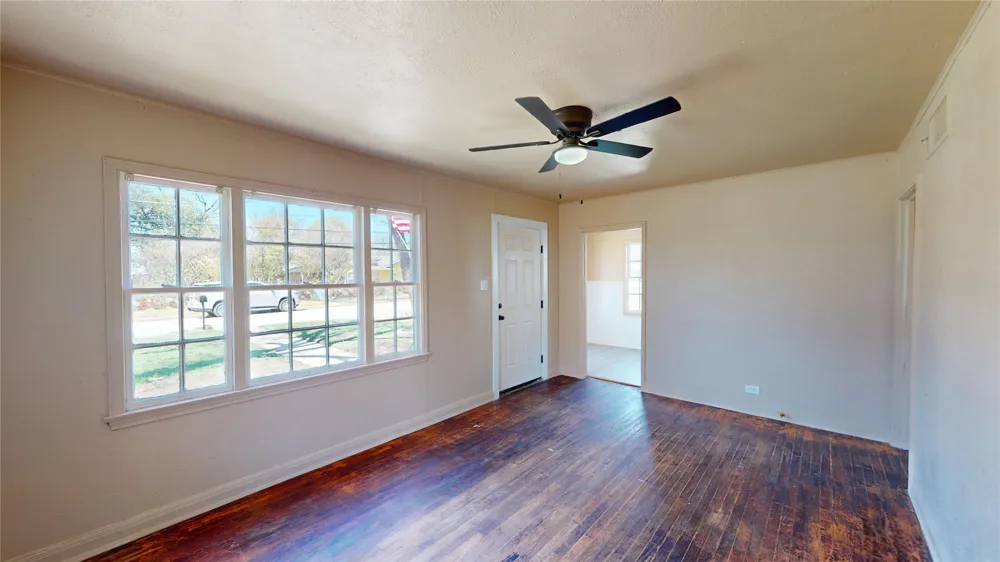 1202 Grant Brady, TX 76825