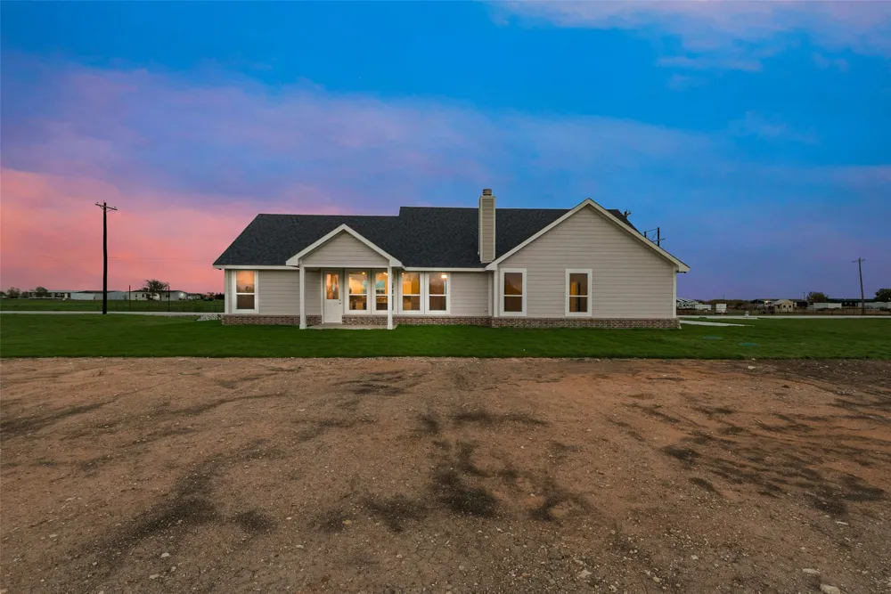 1230 County Road 200 Valley View, TX 76272