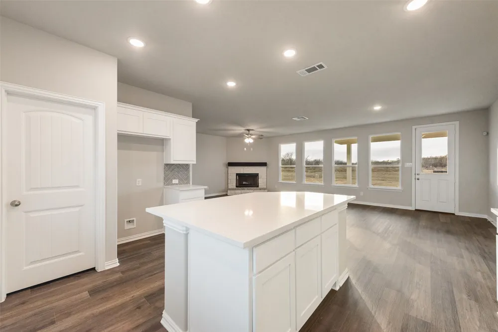 1230 County Road 200 Valley View, TX 76272