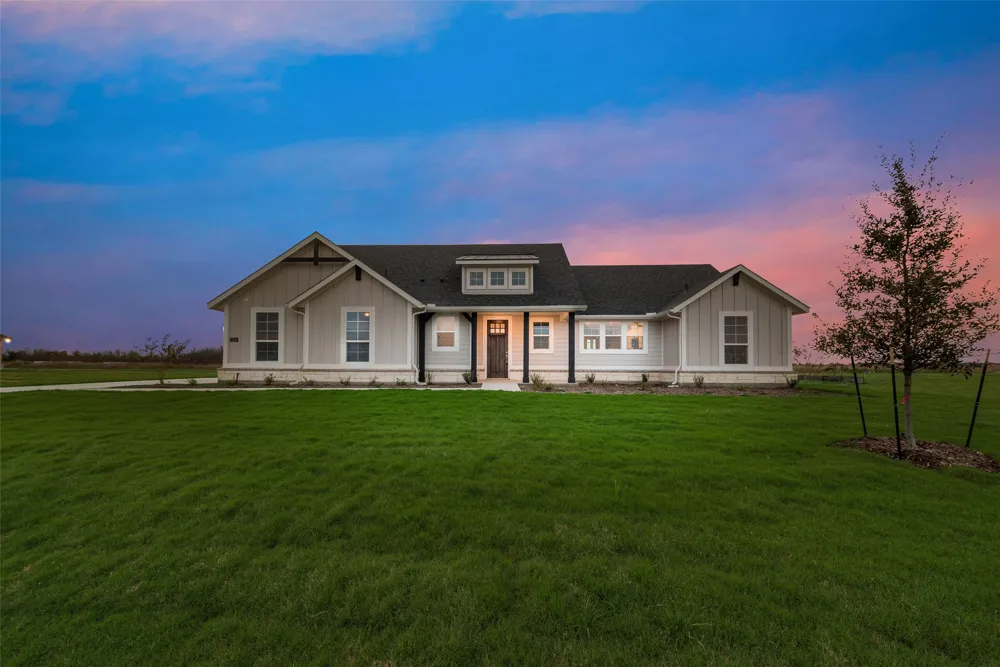1230 County Road 200 Valley View, TX 76272