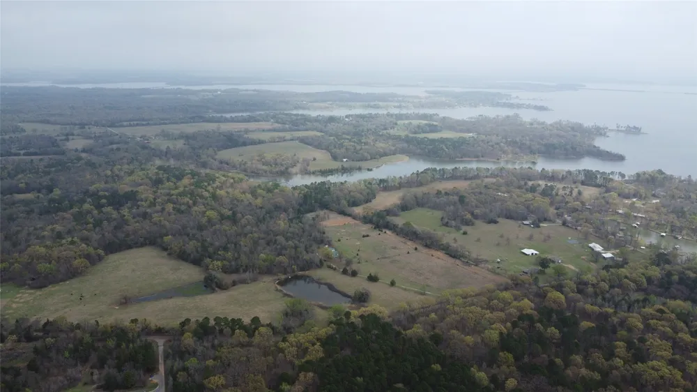 2039 C.R. 2850 Pittsburg, TX 75686