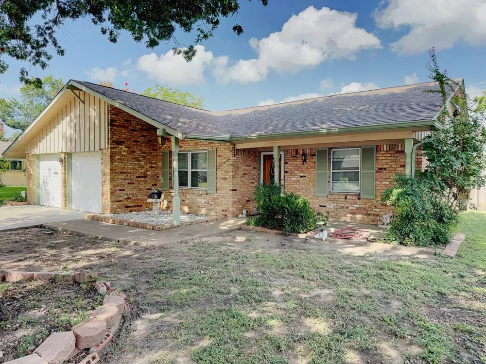 1617 Camara Court Grand Prairie, TX 75051