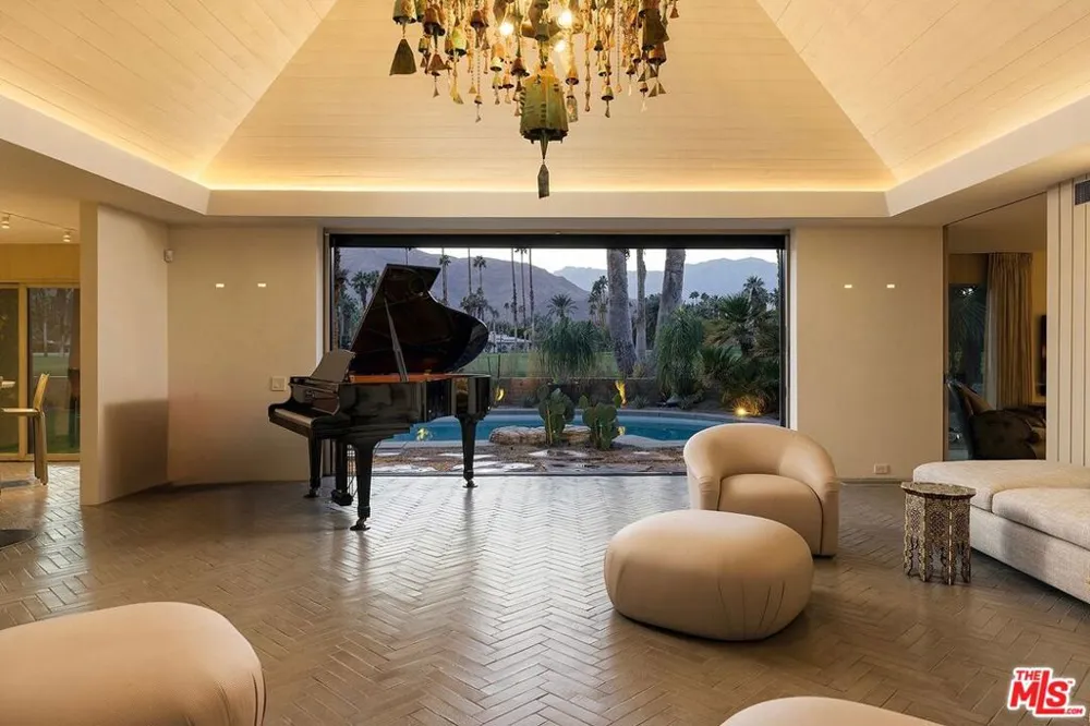 40281 Sand Dune Road Rancho Mirage, CA 92270