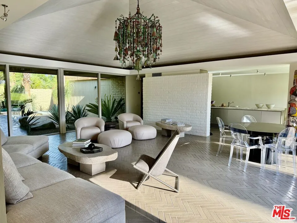 40281 Sand Dune Road Rancho Mirage, CA 92270