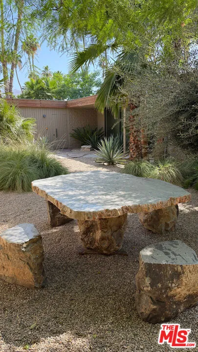 40281 Sand Dune Road Rancho Mirage, CA 92270