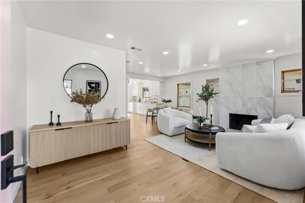 14138 Archwood Van Nuys, CA 91405