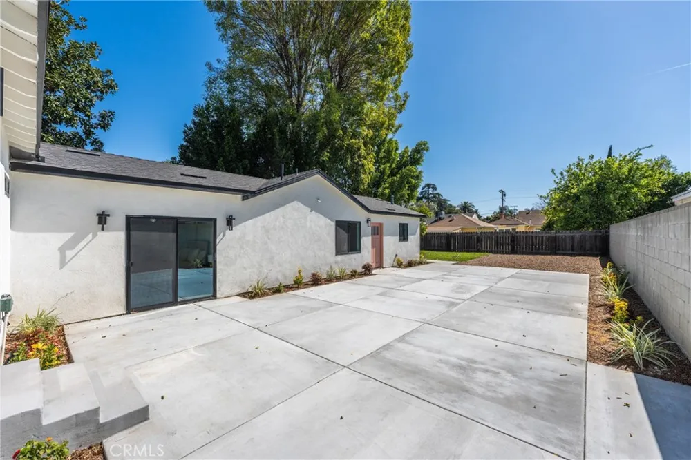 14138 Archwood Van Nuys, CA 91405