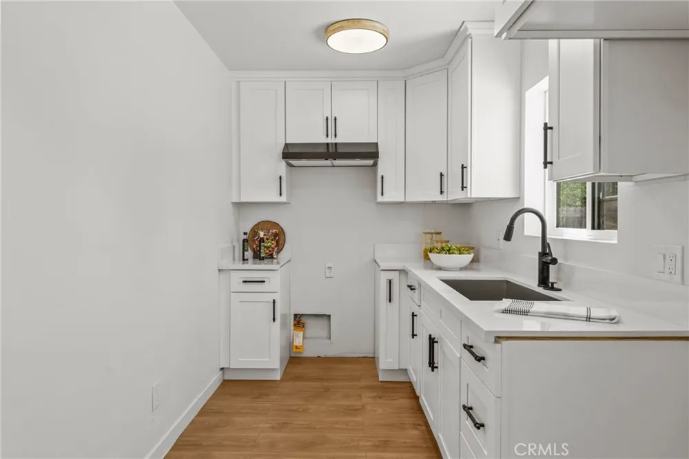 14138 Archwood Van Nuys, CA 91405