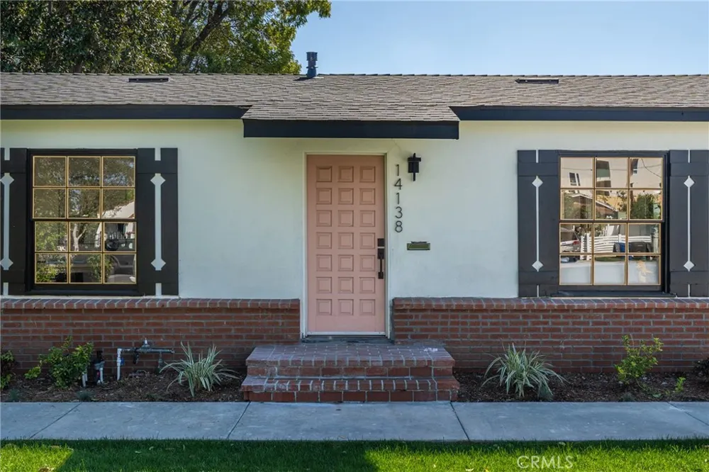 14138 Archwood Van Nuys, CA 91405