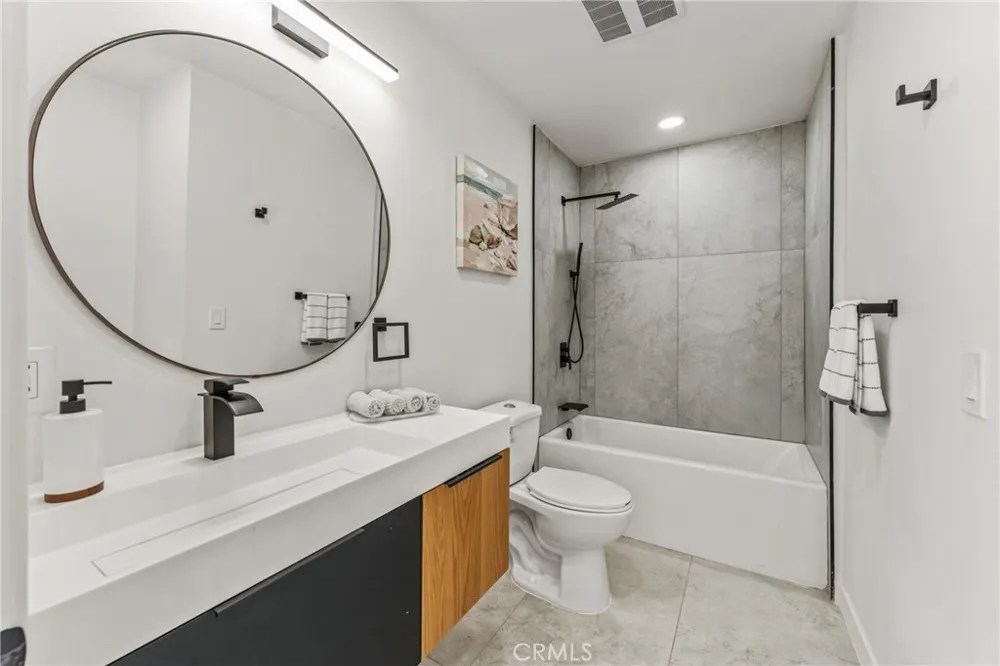 14138 Archwood Van Nuys, CA 91405