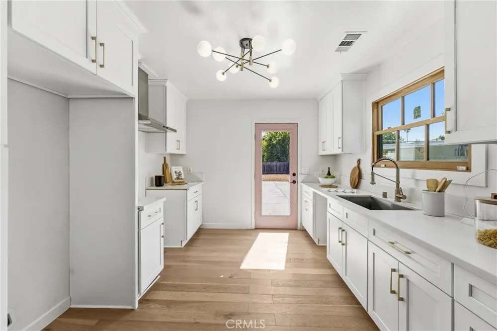 14138 Archwood Van Nuys, CA 91405