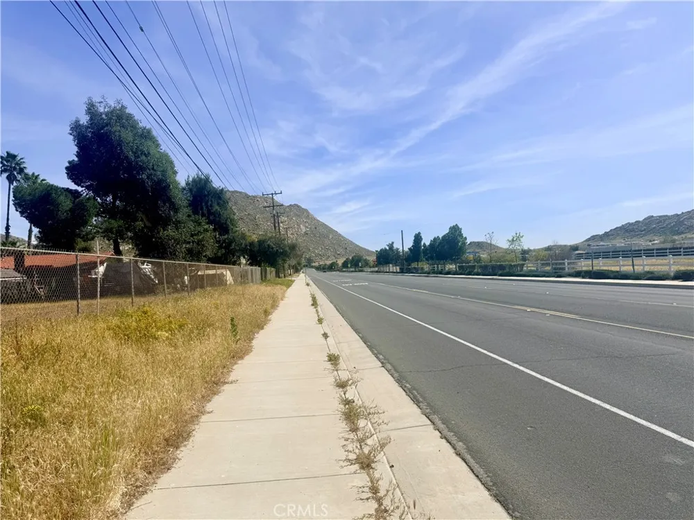 1666 E Rider Perris, CA 92571