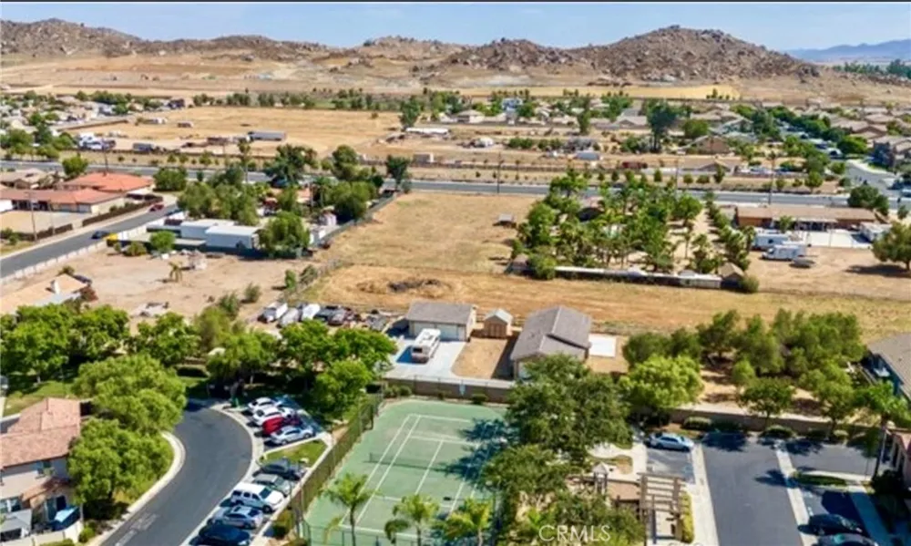 1666 E Rider Perris, CA 92571