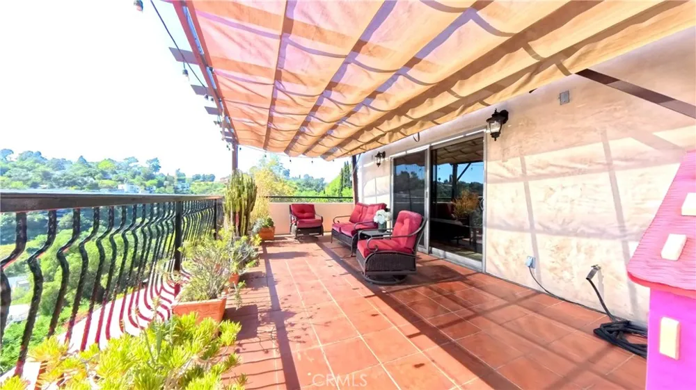 633 Sunnyhill Drive Los Angeles, CA 90065