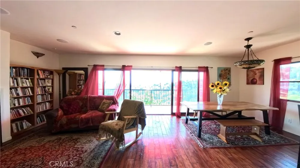 633 Sunnyhill Drive Los Angeles, CA 90065