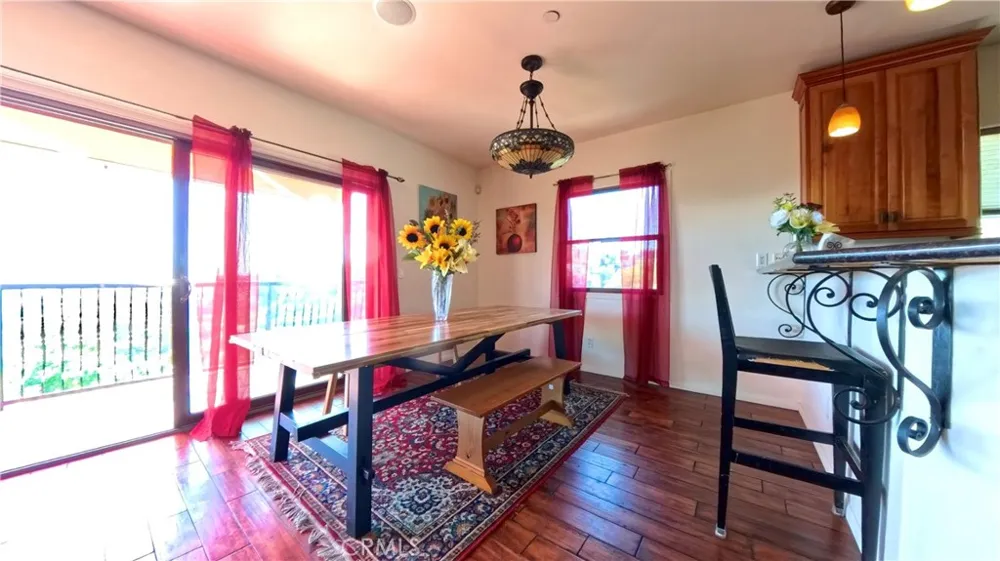 633 Sunnyhill Drive Los Angeles, CA 90065