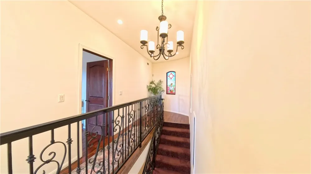 633 Sunnyhill Drive Los Angeles, CA 90065
