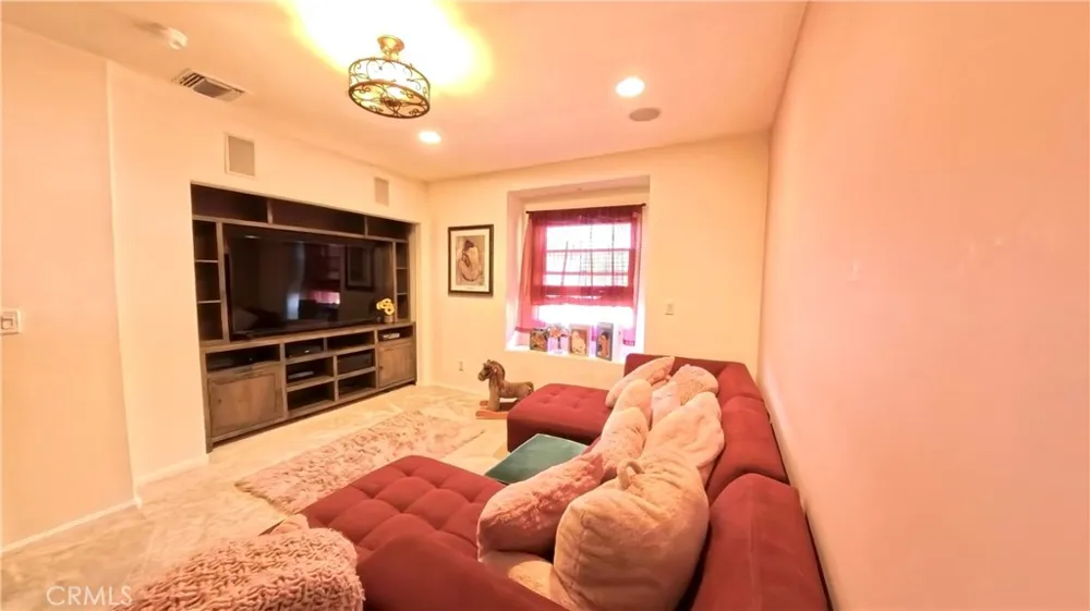 633 Sunnyhill Drive Los Angeles, CA 90065