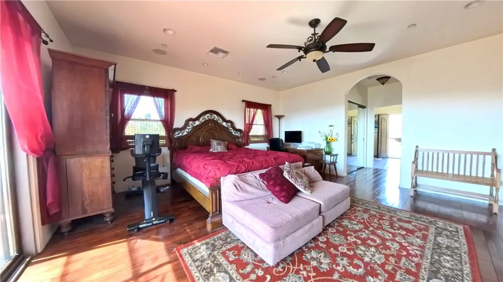633 Sunnyhill Drive Los Angeles, CA 90065