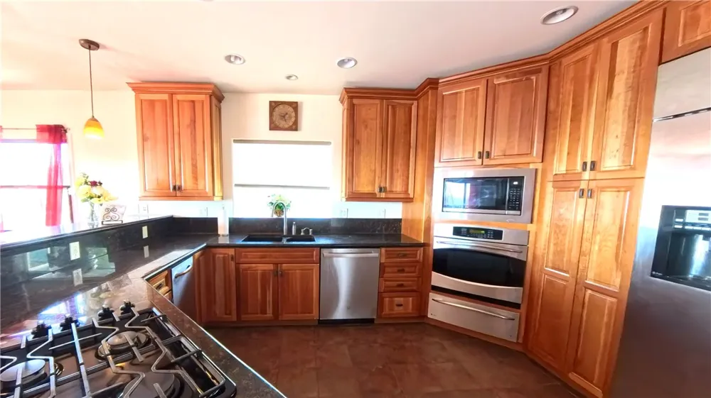 633 Sunnyhill Drive Los Angeles, CA 90065