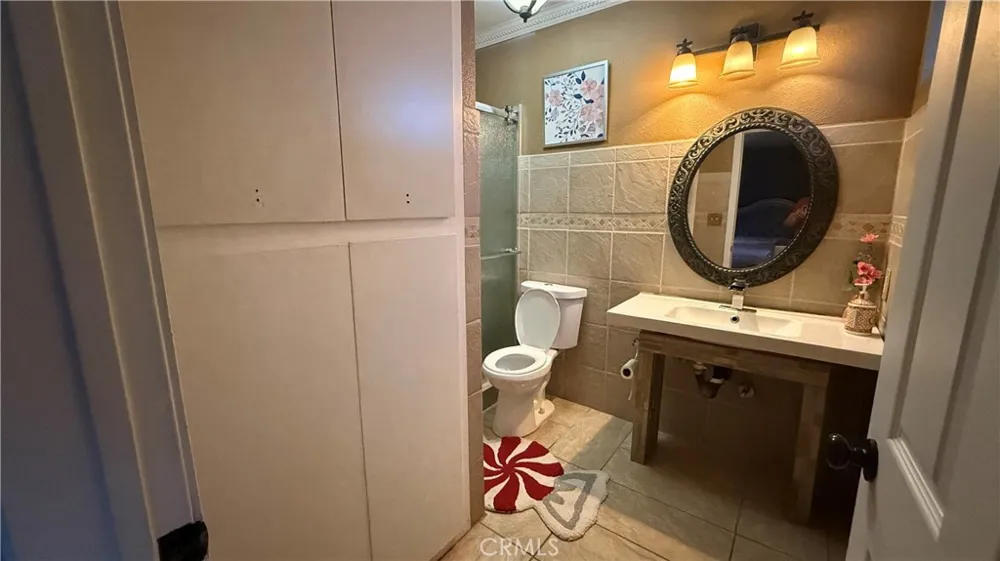 7904 Laurel Canyon #12 North Hollywood, CA 91605