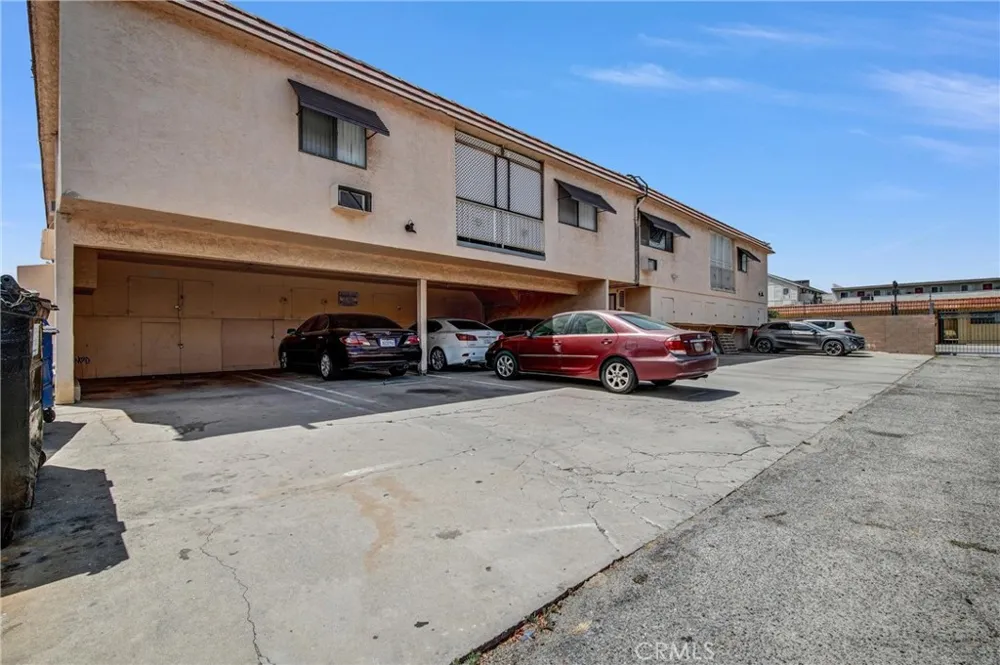 7904 Laurel Canyon #12 North Hollywood, CA 91605