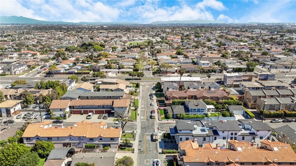 2409 Perkins Ln Redondo Beach, CA 90278