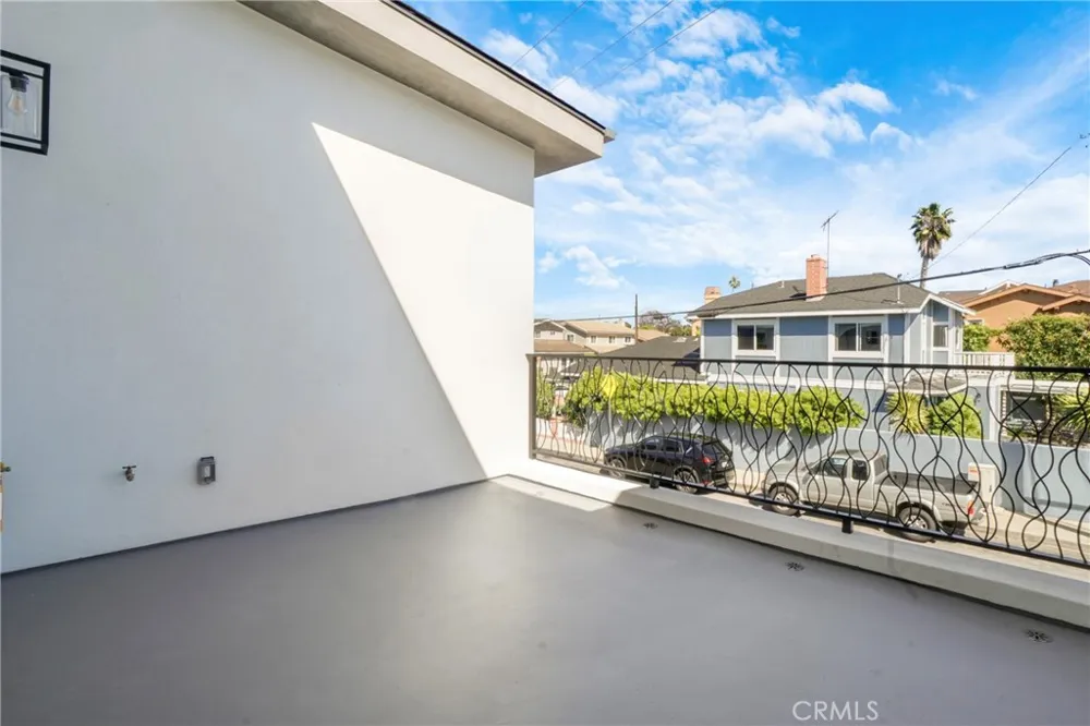 2409 Perkins Ln Redondo Beach, CA 90278