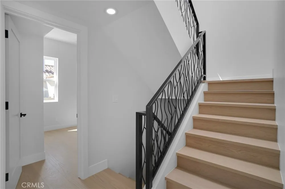 2409 Perkins Ln Redondo Beach, CA 90278