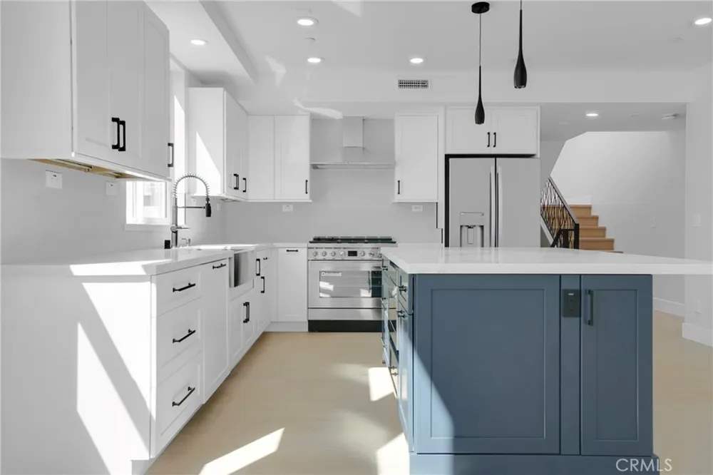 2409 Perkins Ln Redondo Beach, CA 90278