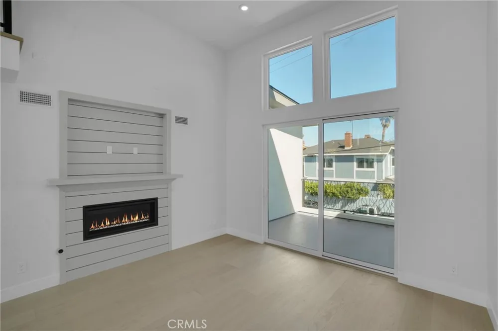 2409 Perkins Ln Redondo Beach, CA 90278