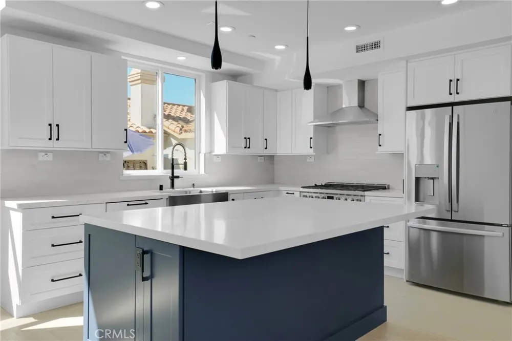 2409 Perkins Ln Redondo Beach, CA 90278
