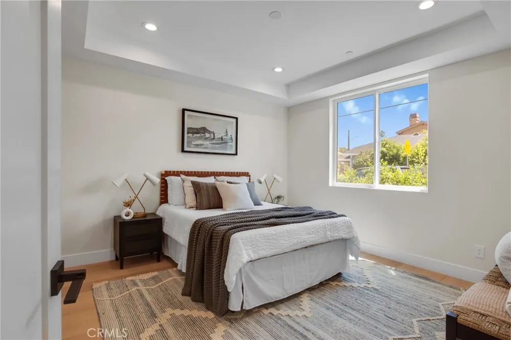 2409 Perkins Ln Redondo Beach, CA 90278