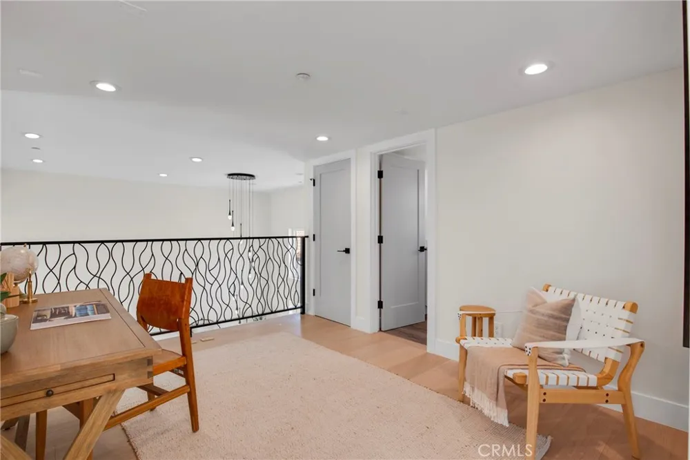 2409 Perkins Ln Redondo Beach, CA 90278