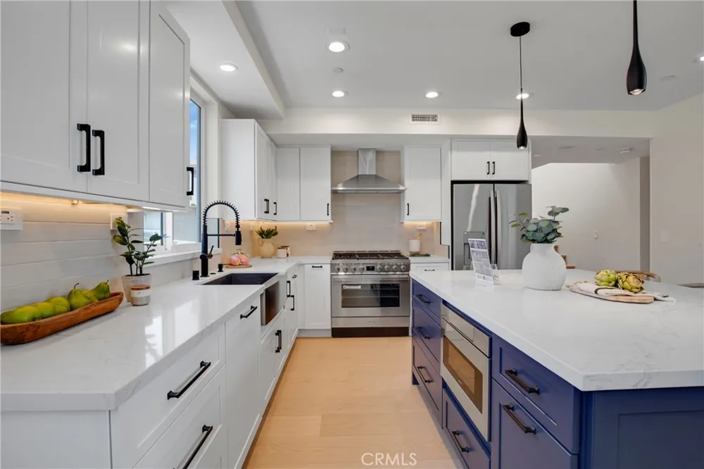 2409 Perkins Ln Redondo Beach, CA 90278