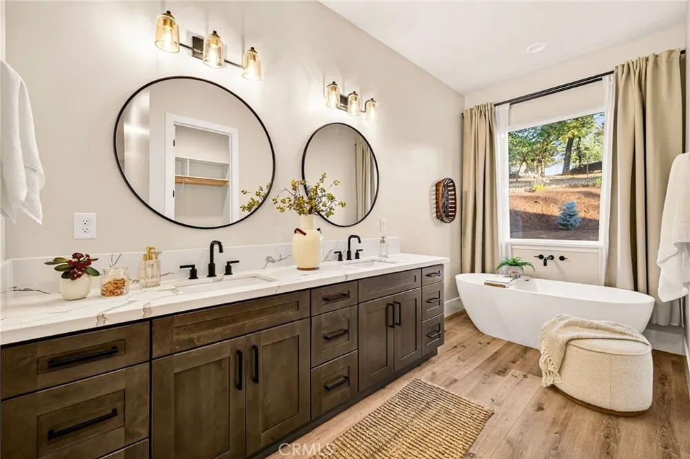 5772 Acorn Ridge Drive Paradise, CA 95969