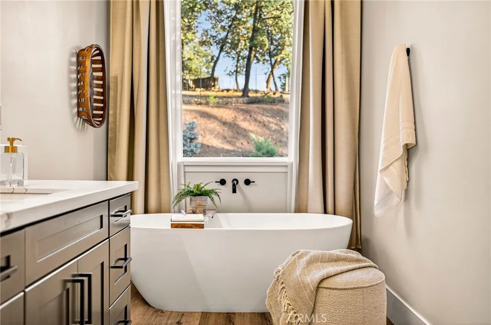 5772 Acorn Ridge Drive Paradise, CA 95969