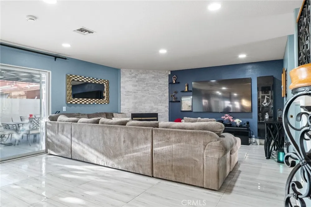 947 Via Camino #11 Wilmington, CA 90744