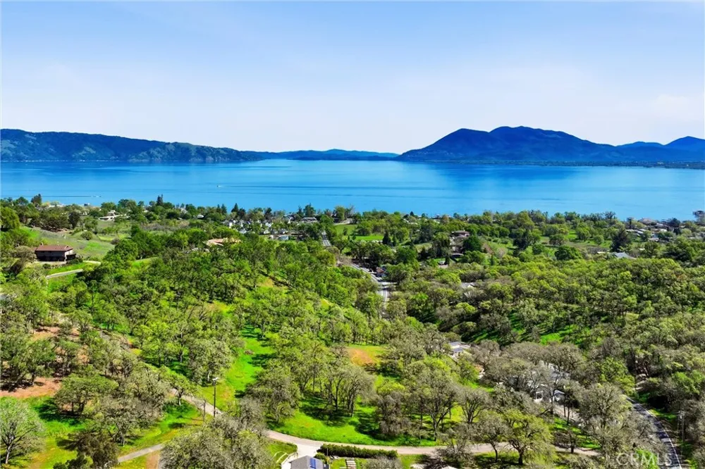 726 Park Lakeport, CA 95453