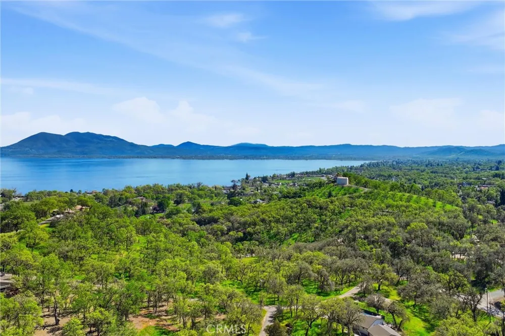 726 Park Lakeport, CA 95453
