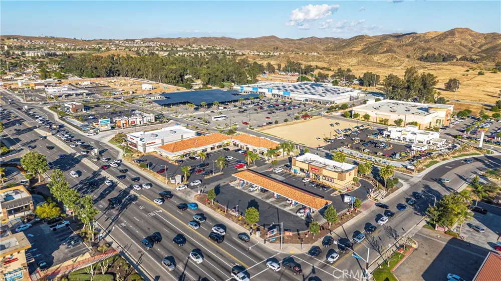 29489 3rd Lake Elsinore, CA 92532