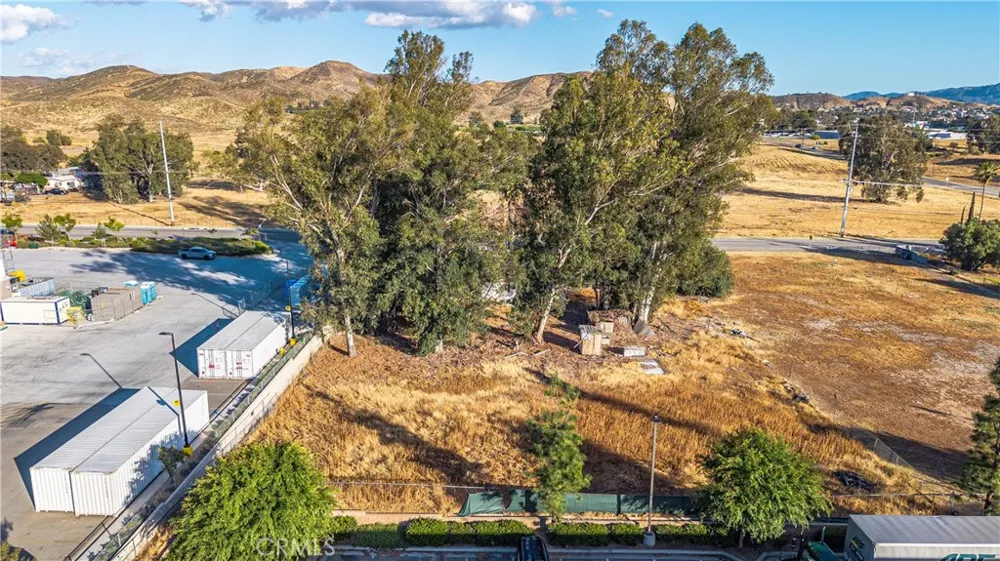 29489 3rd Lake Elsinore, CA 92532