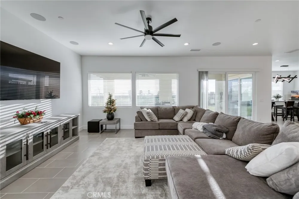 1042 Beaver Pond Madera, CA 93636