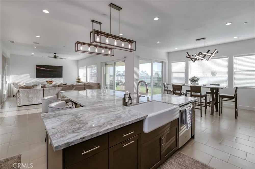 1042 Beaver Pond Madera, CA 93636