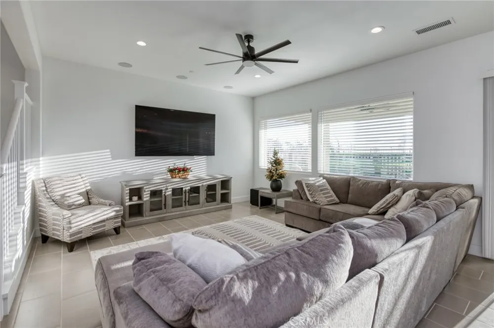 1042 Beaver Pond Madera, CA 93636