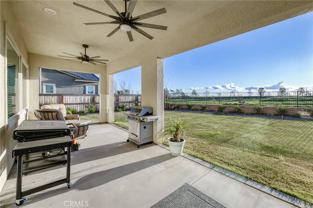 1042 Beaver Pond Madera, CA 93636
