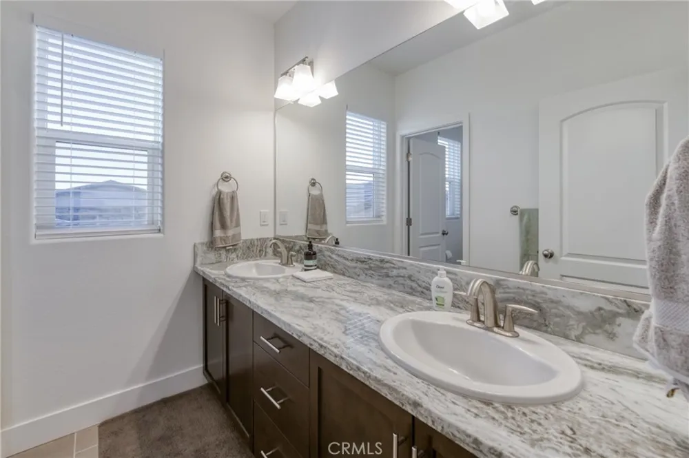 1042 Beaver Pond Madera, CA 93636