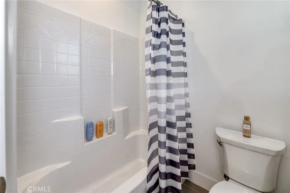 1042 Beaver Pond Madera, CA 93636