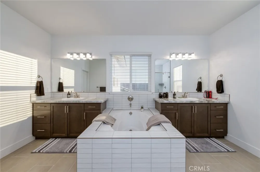 1042 Beaver Pond Madera, CA 93636